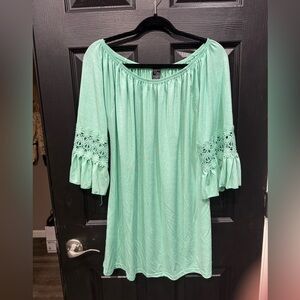 3/$15🩶WinWin Mint Green Tunic with Ruffle Sleeves